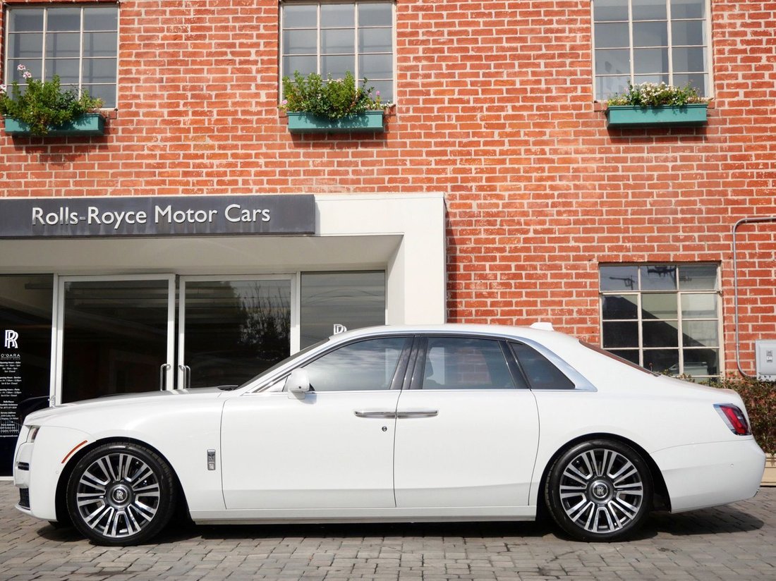 Sedan in Beverly Hills, CA, United States 3 - 18755109