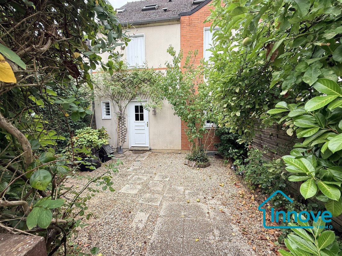 House in Domaine National du Château, Versailles, France 1 - 18757971
