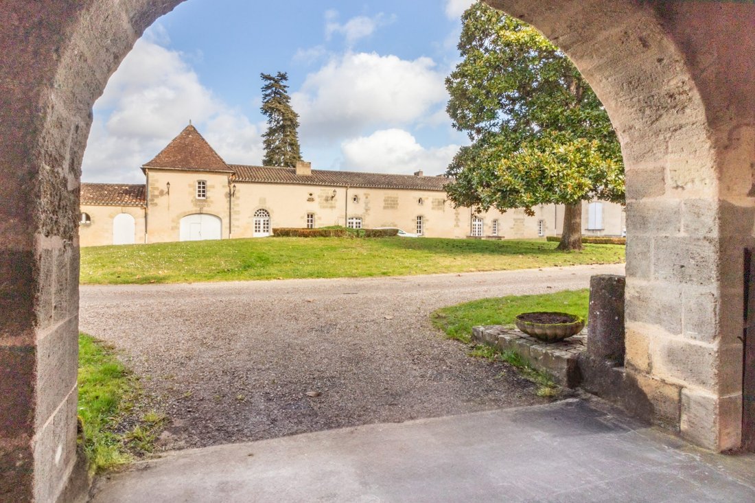 Château à Saint Bruno-Saint Augustin, Bordeaux, France 3 - 18757974