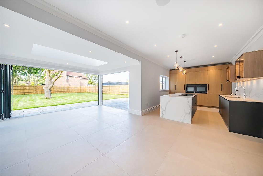House in Solent Breezes, Fareham, England 4 - 18761347