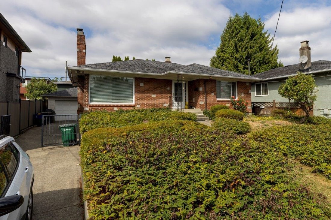 House in Burnaby, British Columbia, Canada 1 - 18753869