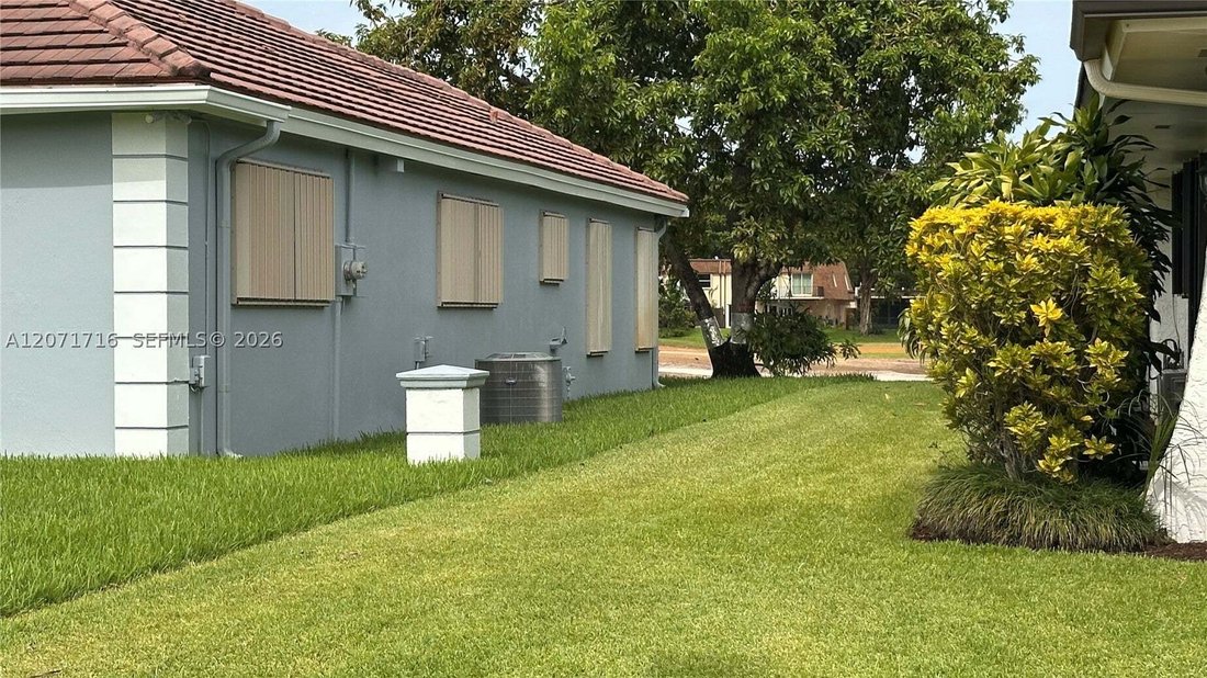 Maison à Hialeah, Floride, États-Unis 5 - 18758676