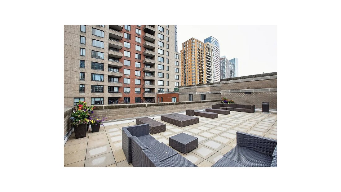 Condo in New York, New York, United States 3 - 18752432
