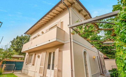 Villa a Vittoria Apuana, Forte dei Marmi, Toscana 1