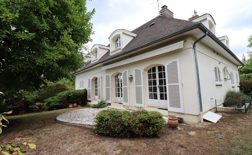 House in Le Plateau, Louveciennes, France 1