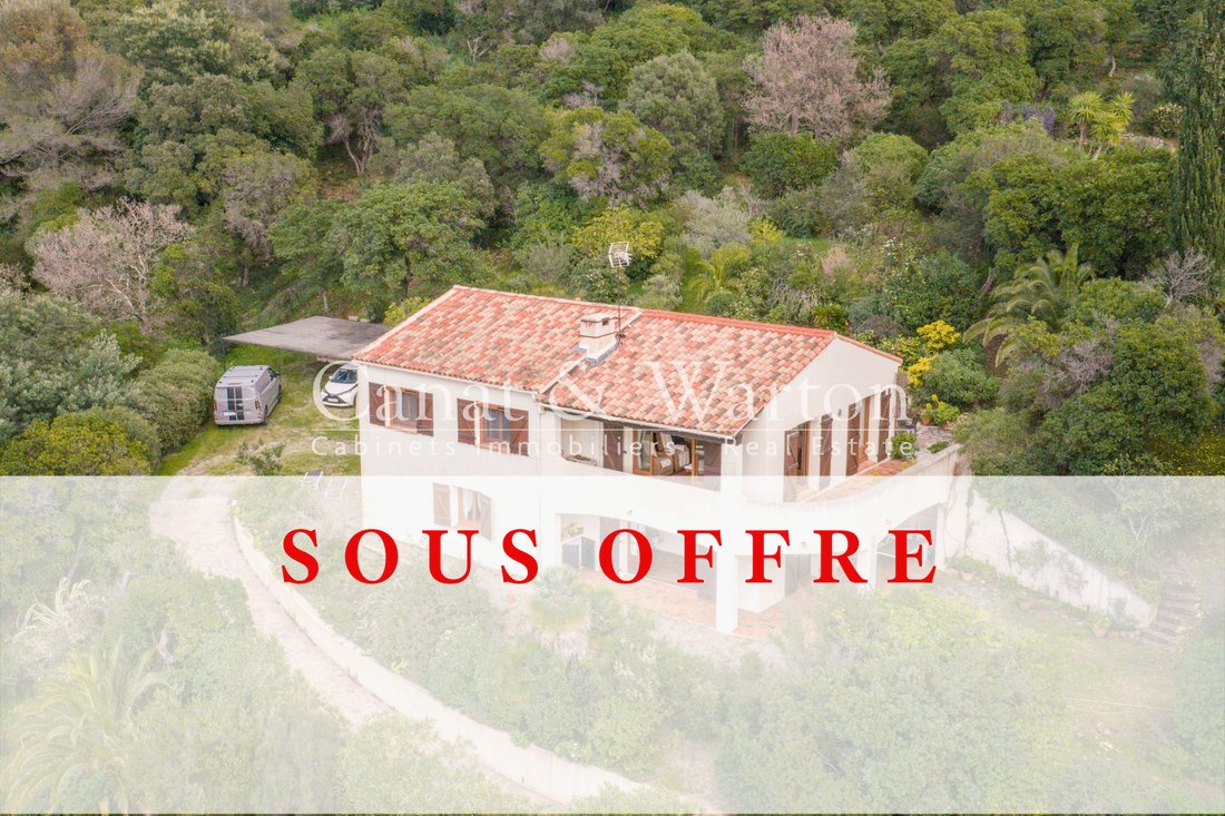 Villa in La Croix-Valmer, Provence-Alpes-Côte d'Azur, France 1 - 17454356