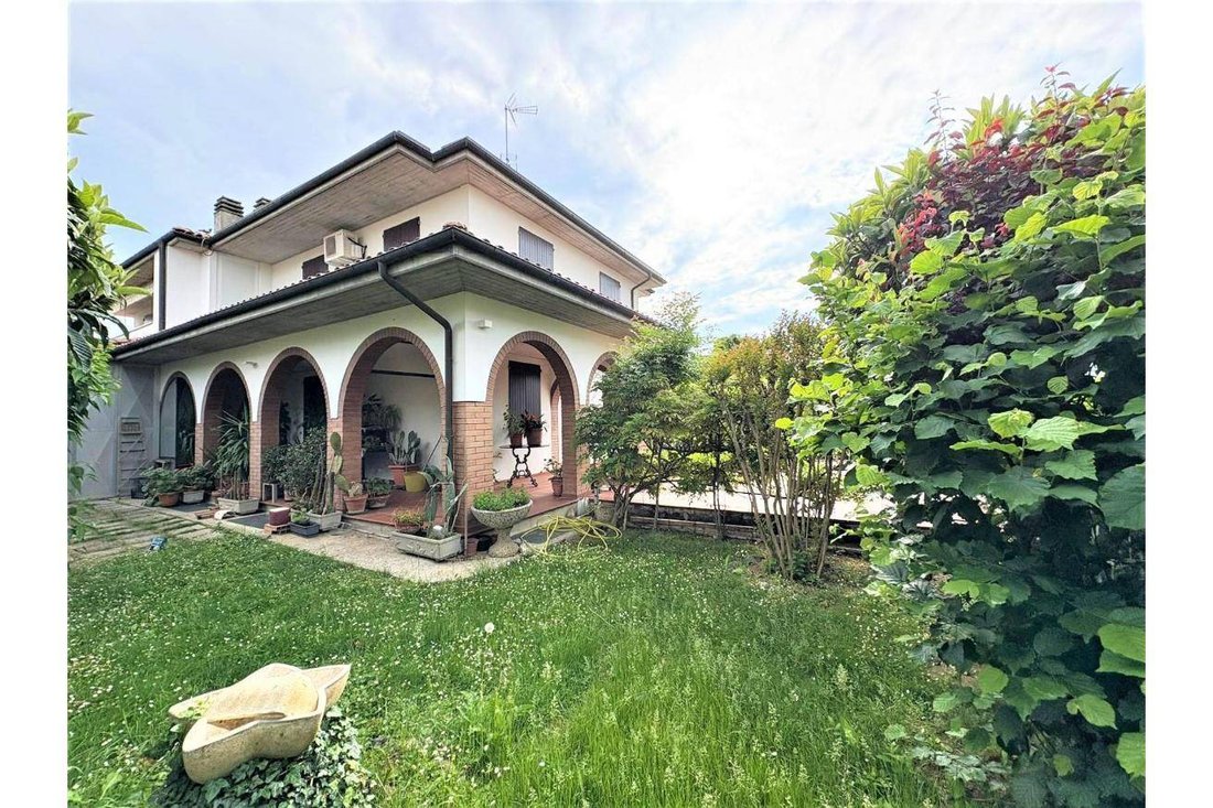 Villa à Castel San Pietro Terme, Émilie-Romagne, Italie 2 - 18753686