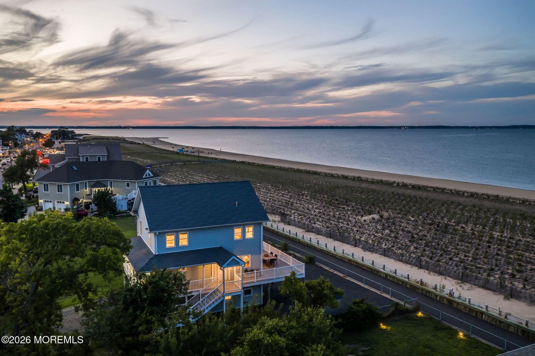 House in Union Beach, New Jersey, United States 1 - 18754178