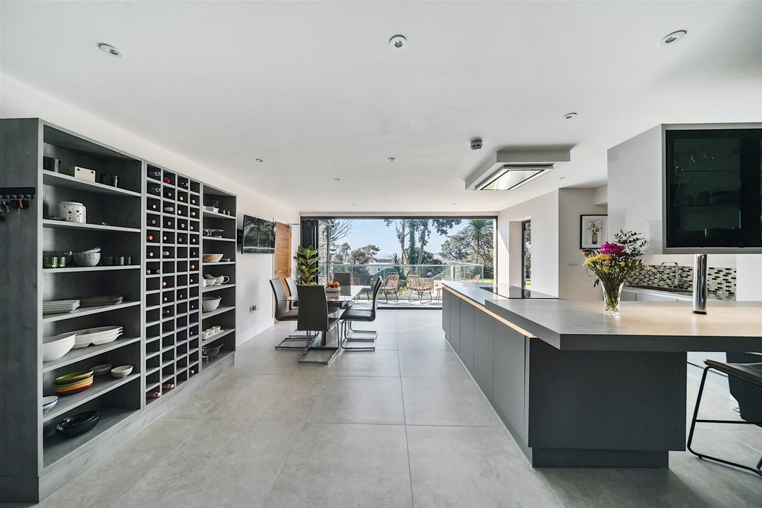 House in Solent Breezes, Fareham, England 3 - 18761302
