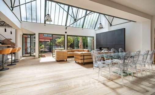 House in Armagis, Saint-Germain-en-Laye, France 1