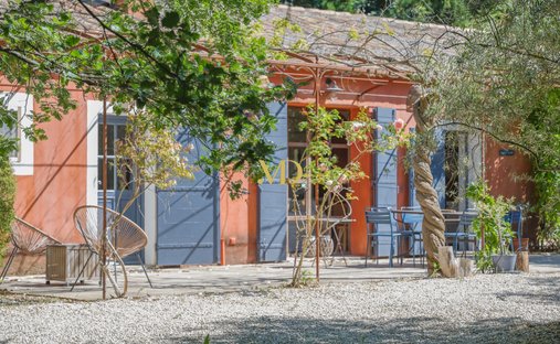 Castello a Roussillon, Provenza-Alpi-Costa Azzurra, Francia 1