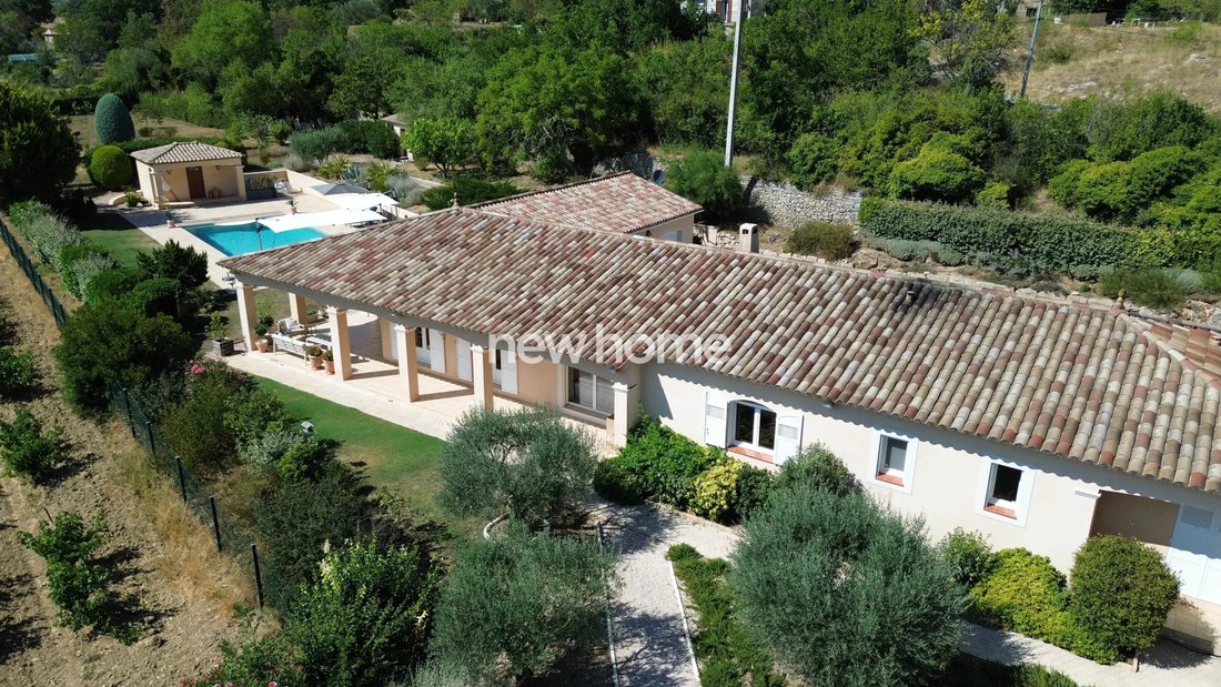 Villa en Flayosc, Provenza-Alpes-Costa Azul, Francia 2 - 18750087