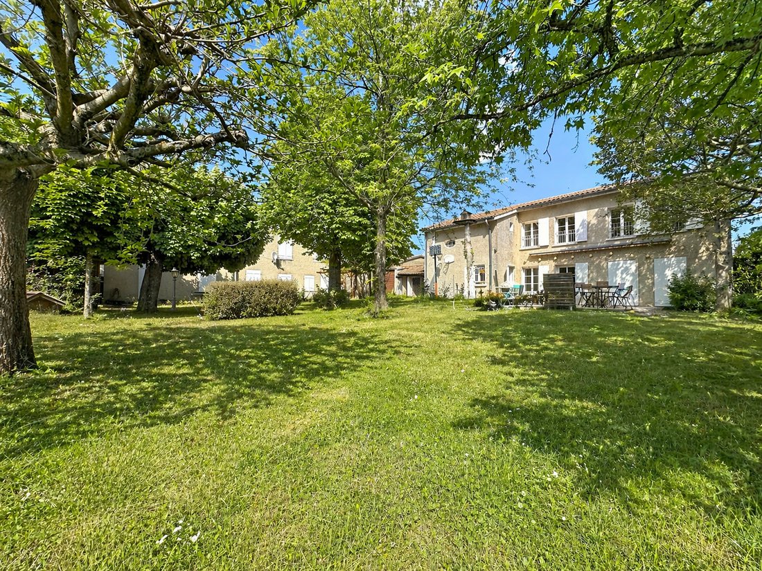 Casa en Zone Centrale, Chaponost, Francia 2 - 18752953