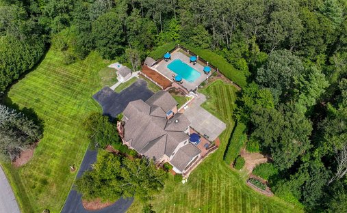 House in Bedford, New Hampshire, United States 1