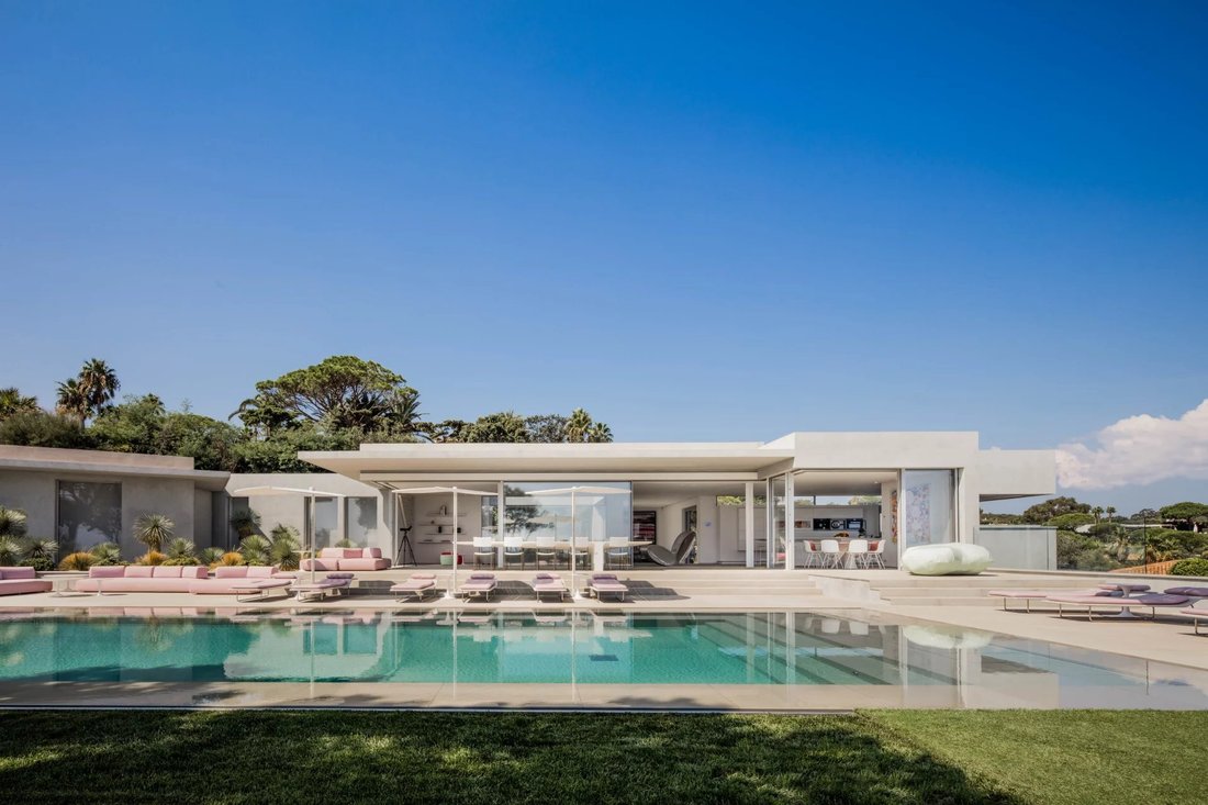 Villa in Ramatuelle, Provence-Alpes-Côte d'Azur, France 3 - 18753040