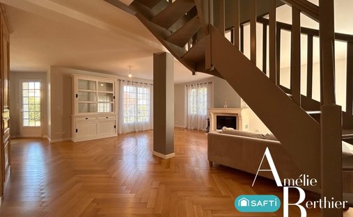 House in Montfort-l'Amaury, Ile-de-France, France 1