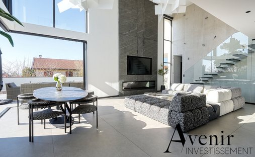 Villa en Decines-Charpieu, Auvernia-Ródano-Alpes, Francia 1