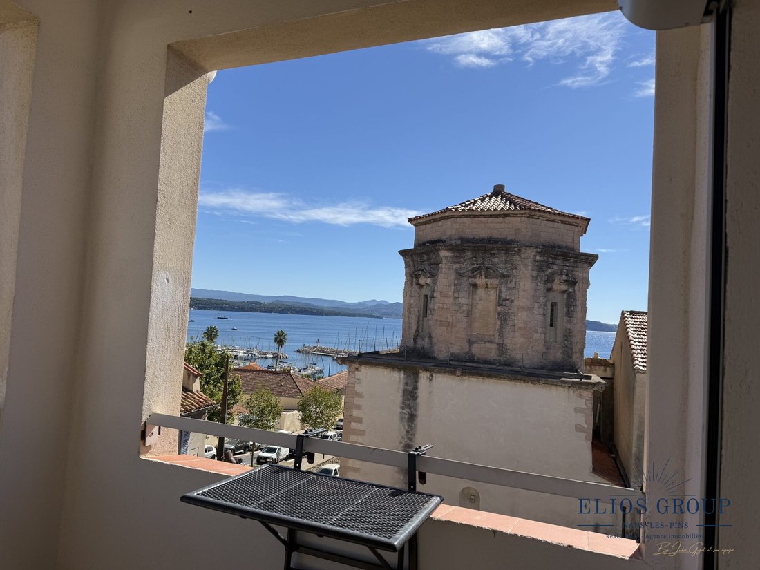Wohnung in La Ciotat, Provence-Alpes-Côte d'Azur, Frankreich 1 - 18758017