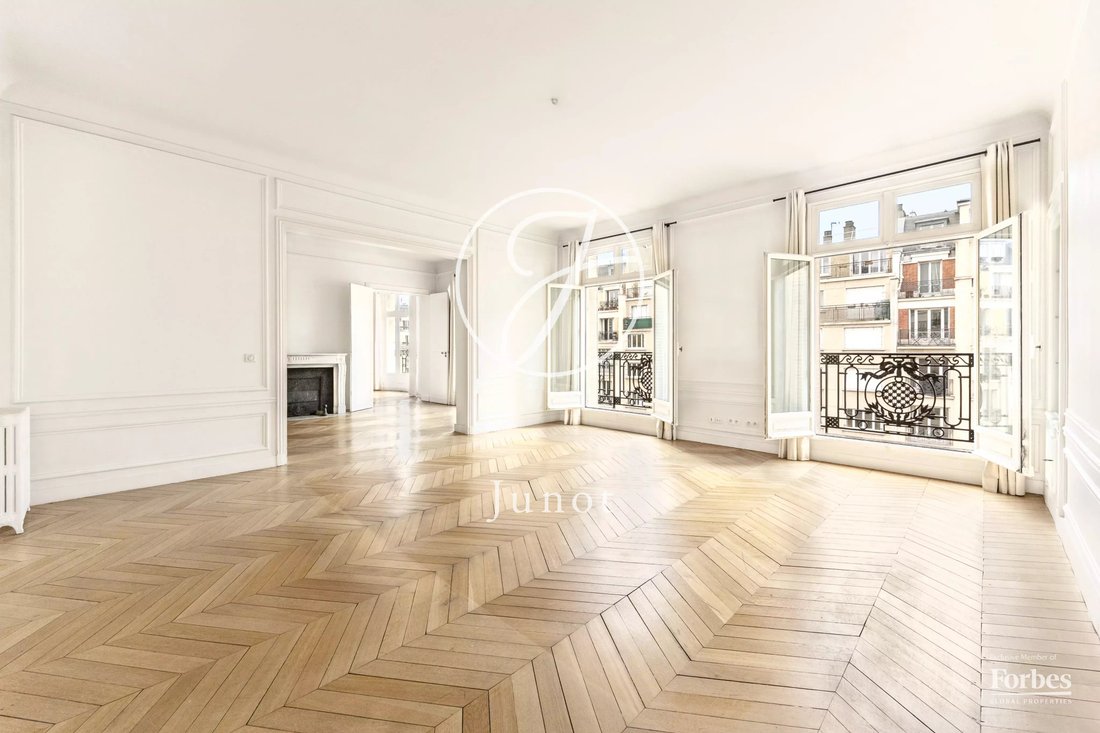 Apartment in Courcelles-Wagram, Paris 17e Arrondissement, Paris 1 - 18749458