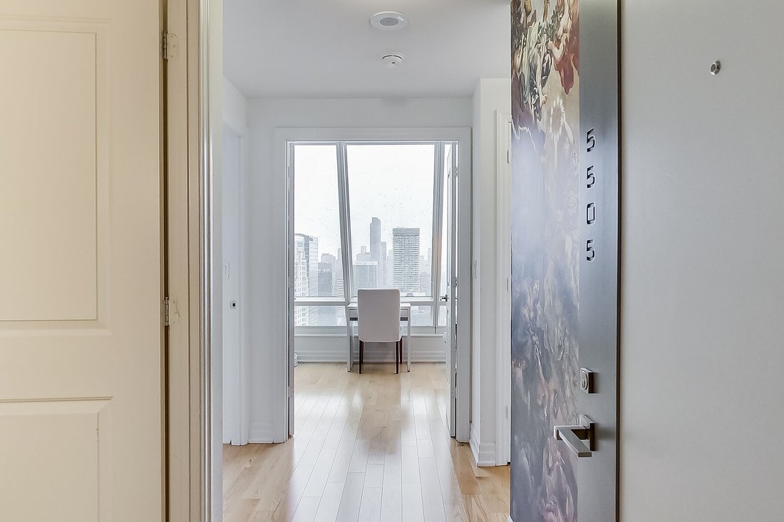 Condo in Toronto, Ontario, Canada 2 - 18753967