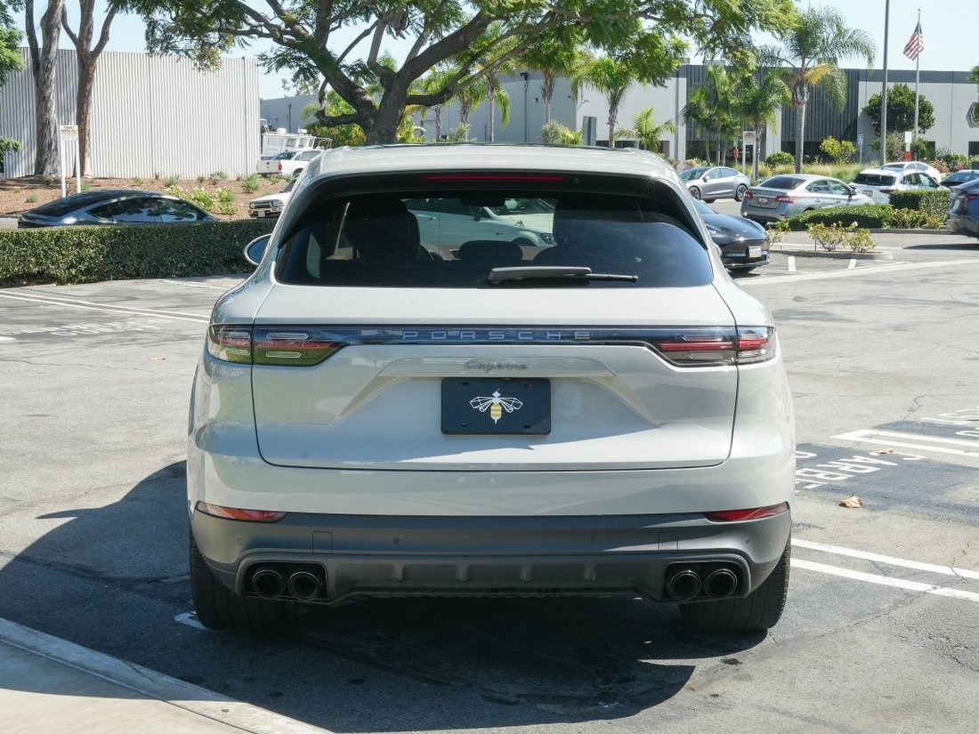 Suv in Costa Mesa, CA, United States 4 - 18691501
