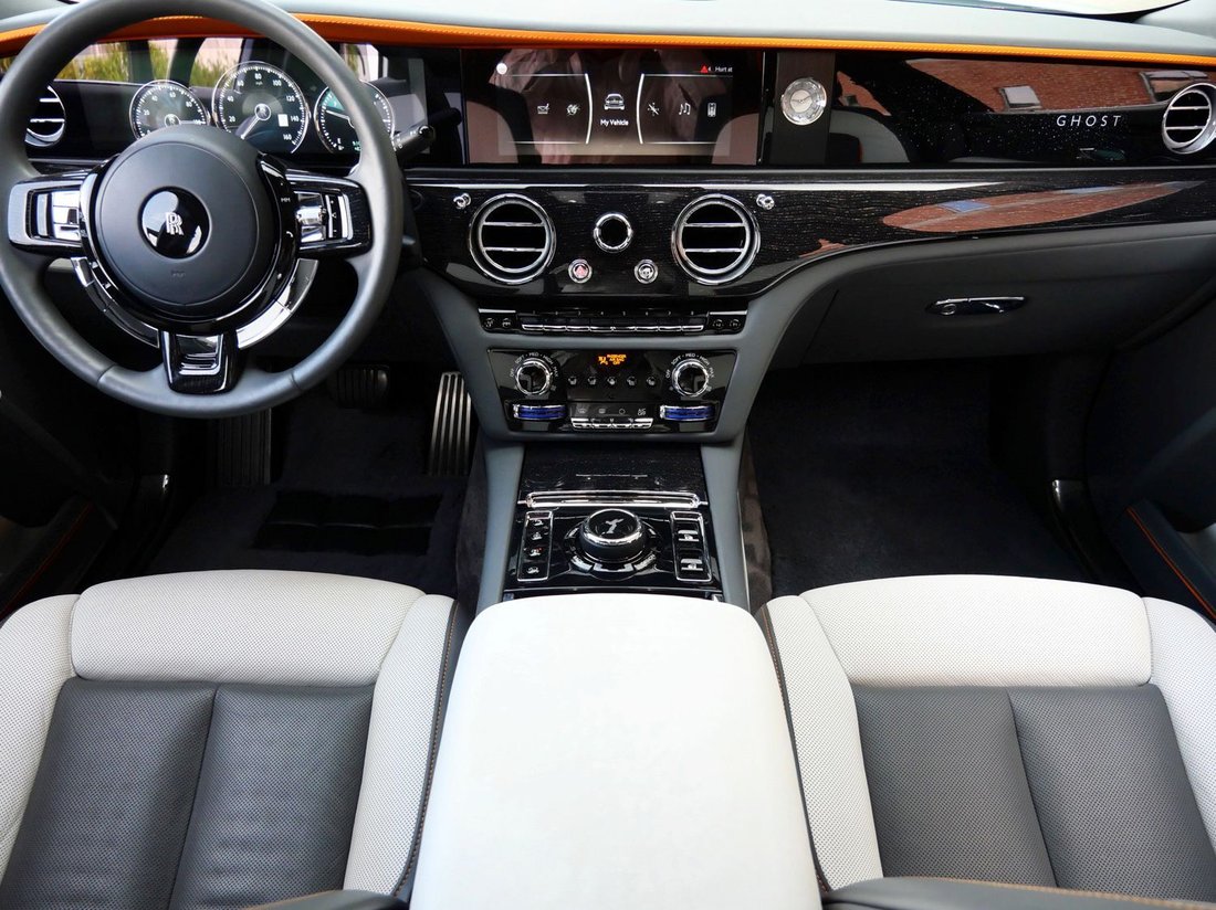 Sedan in Beverly Hills, CA, United States 4 - 18755109