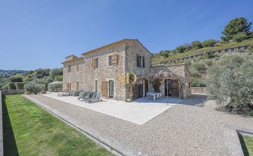 Château à Gordes, Provence-Alpes-Côte d'Azur, France 1