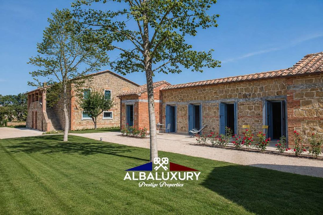 Villa in Pienza, Tuscany, Italy 2 - 15681613