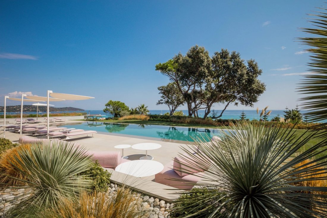 Villa in Ramatuelle, Provence-Alpes-Côte d'Azur, France 1 - 18753040