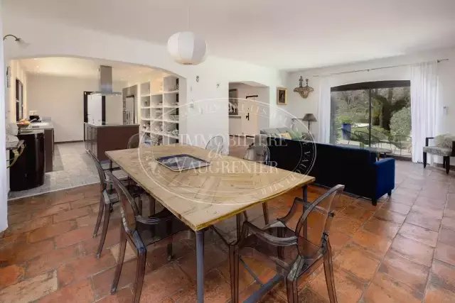 Maison à Nord, Roquefort-les-Pins, France 3 - 17562440