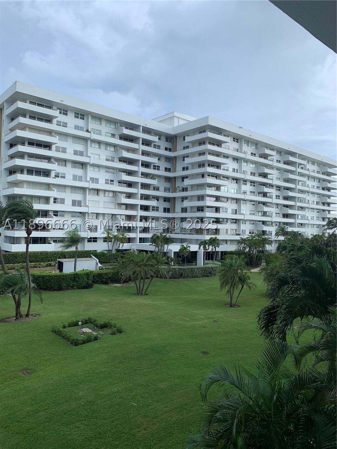Eigentumswohnung in Key Biscayne, Florida, Vereinigte Staaten 1 - 16640427