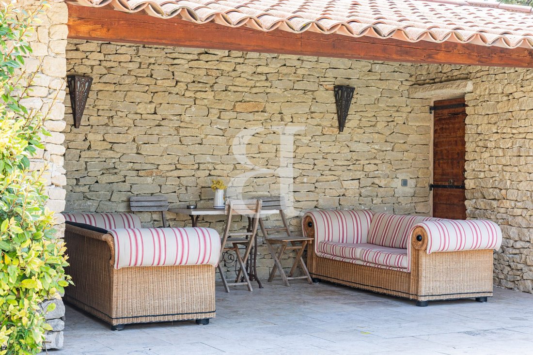 Villa in Gordes, Provence-Alpes-Côte d'Azur, France 4 - 18758024