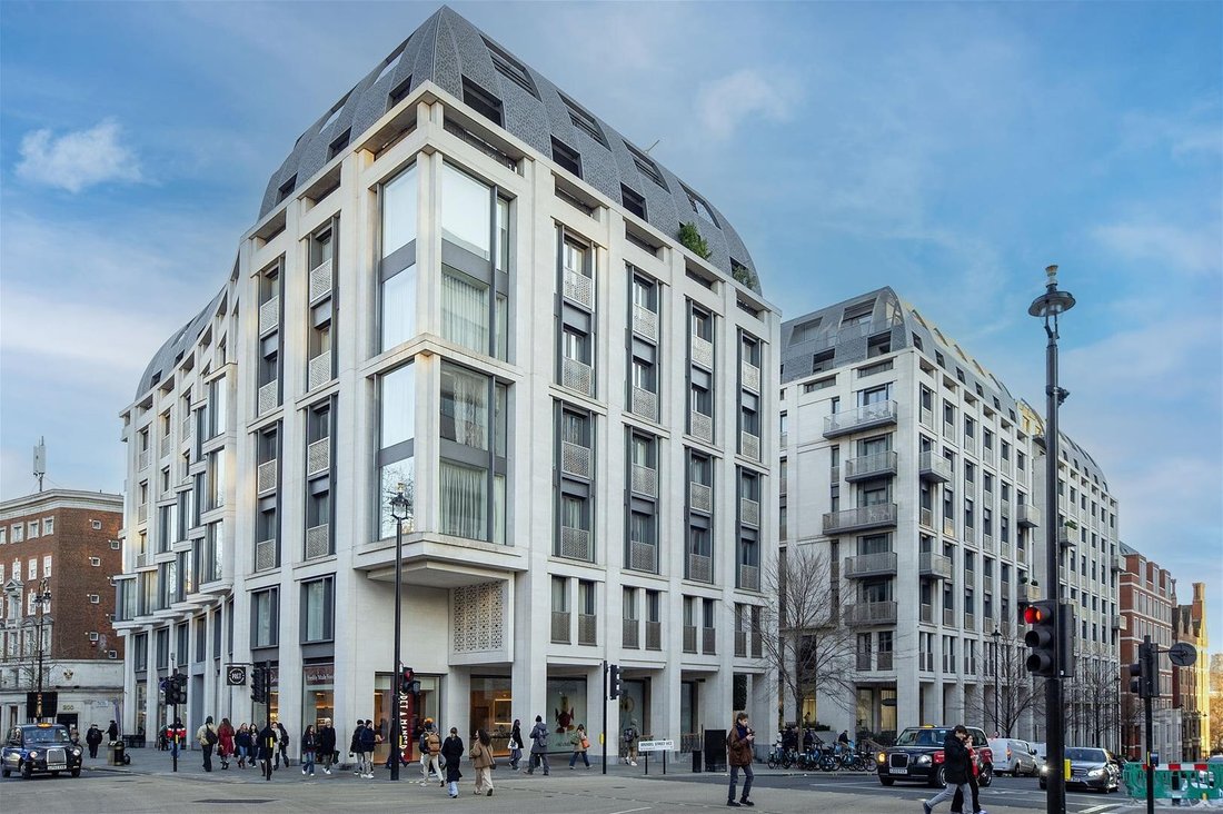 Apartment in WC2, Westminster, England 2 - 18761048