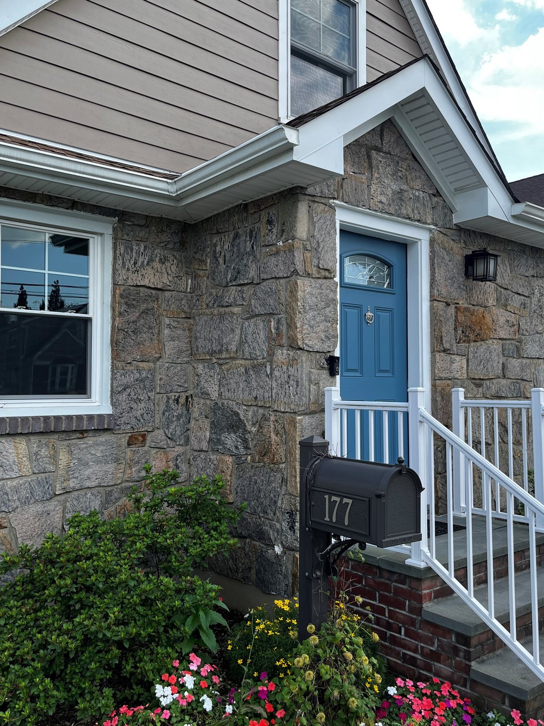 House in Mineola, New York, United States 2 - 18750138