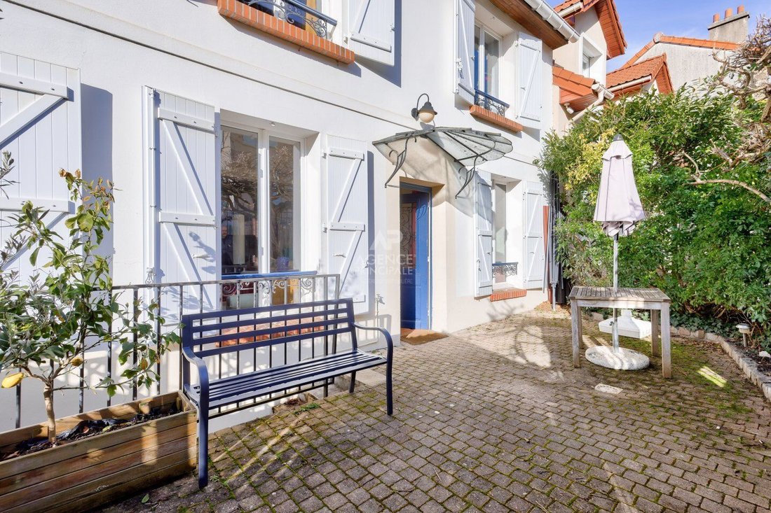 House in Beau Site-Pommerets-Binelles, Sevres, France 1 - 18757284