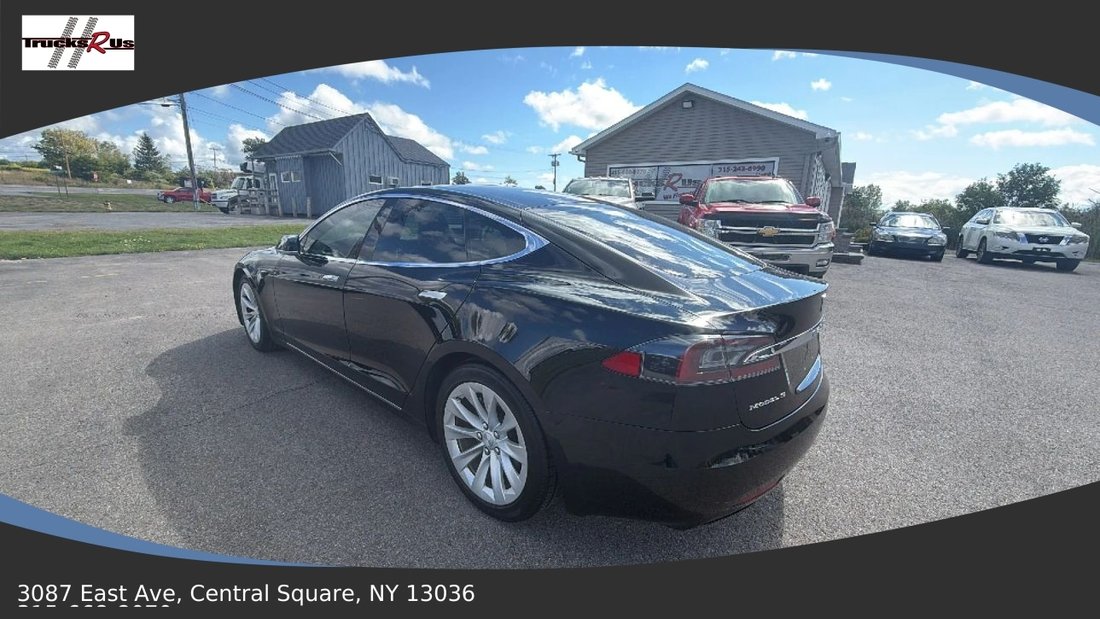 Sedan in Central Square, NY, United States 2 - 18753421