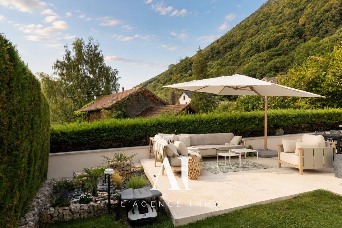 Haus in Collonges, Auvergne-Rhone-Alpen, Frankreich 2 - 18760731