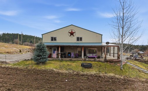 House in Chattaroy, Washington, United States 1
