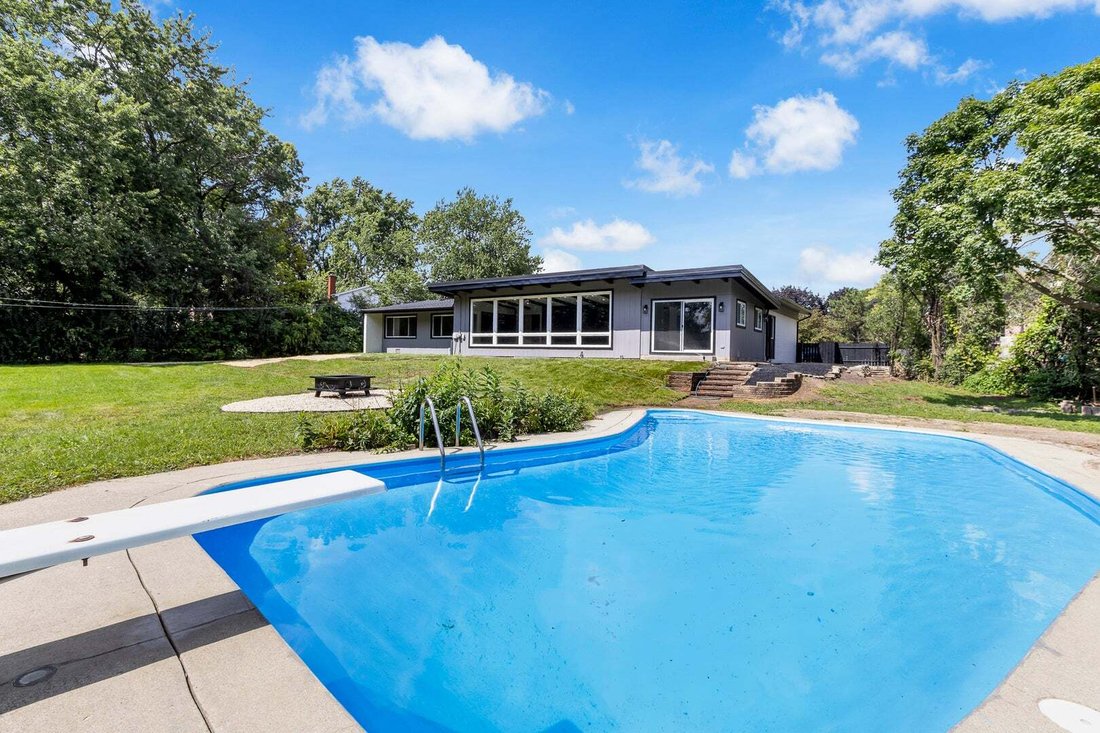 House in Roselle, Illinois, United States 2 - 18752039