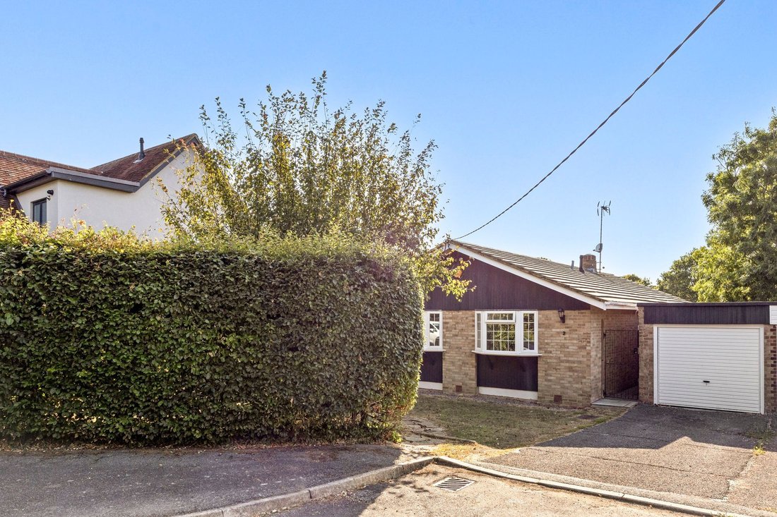 Bungalow in Henfield, England 1 - 18756266