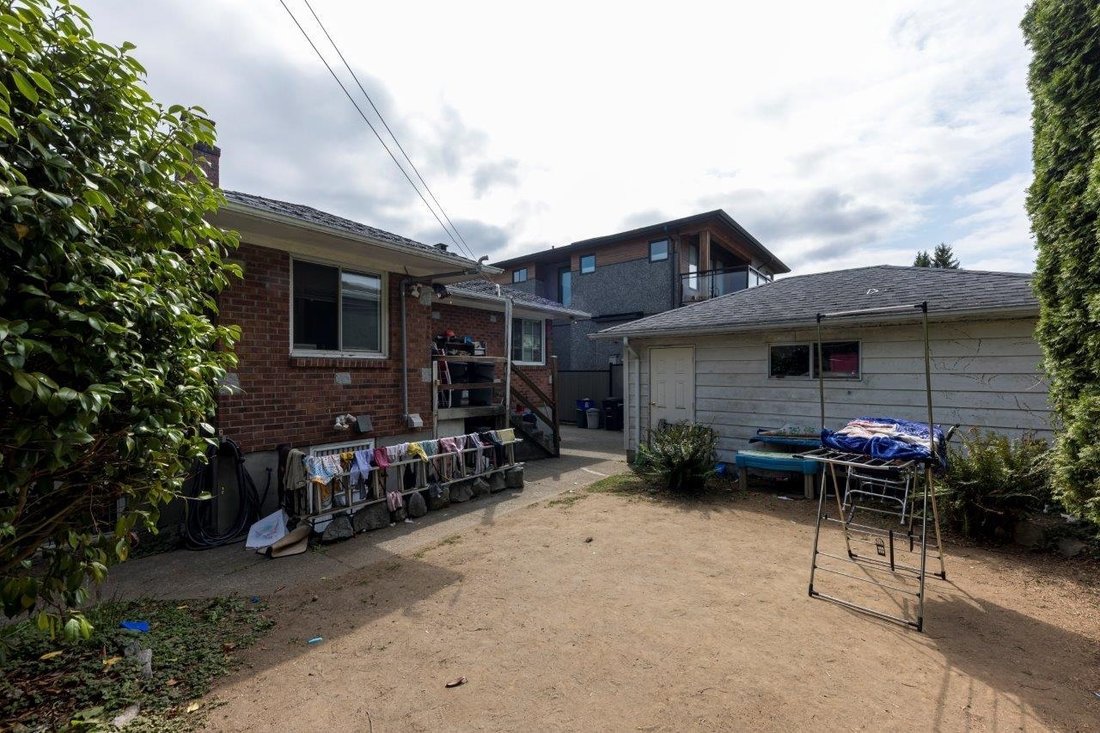House in Burnaby, British Columbia, Canada 5 - 18753869