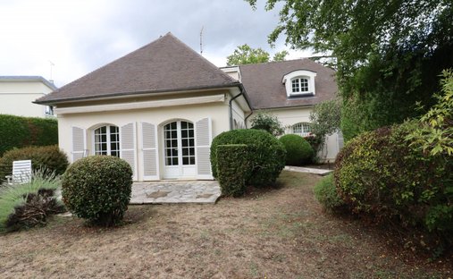 House in Le Plateau, Louveciennes, France 1
