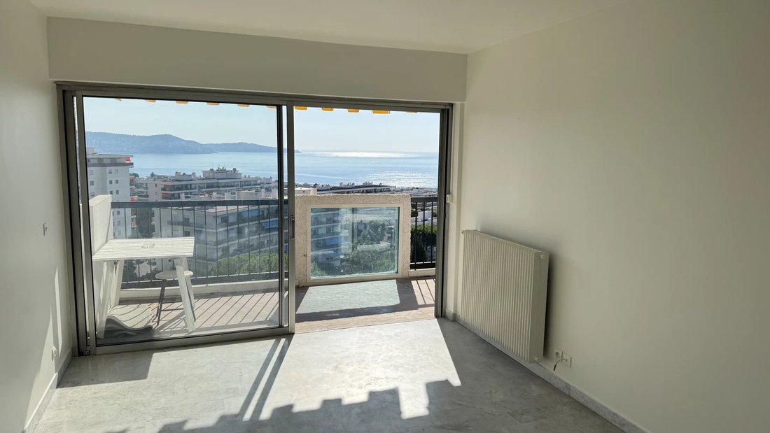 Appartement à Nice, Provence-Alpes-Côte d'Azur, France 2 - 18759538