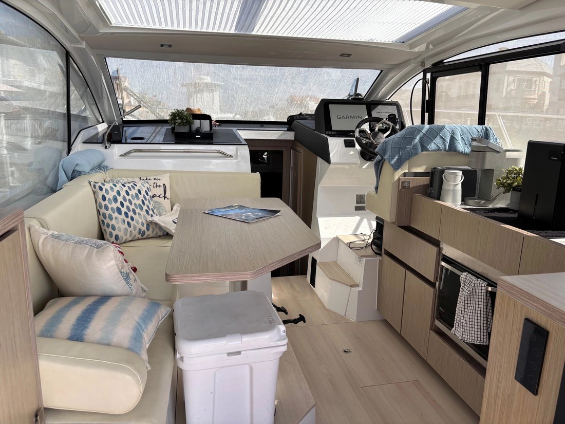 Motor Yacht in United States 2 - 18761344