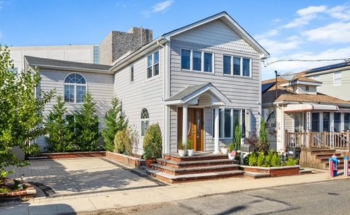 House in New York, New York, United States 1