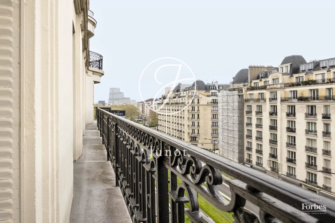 Apartment in Courcelles-Wagram, Paris 17e Arrondissement, Paris 2 - 18749458
