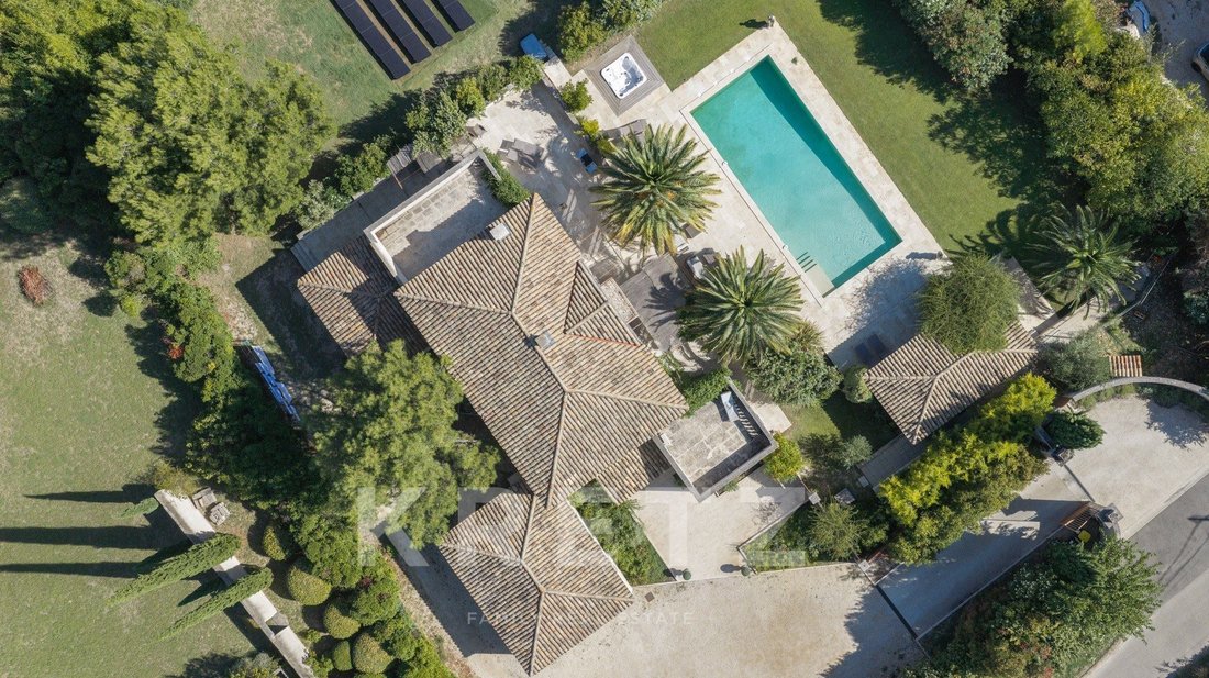 House in Saint-Rémy-de-Provence, Provence-Alpes-Côte d'Azur, France 1 - 18750181
