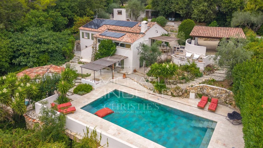 Villa en Le Rouret, Provenza-Alpes-Costa Azul, Francia 1 - 18759620