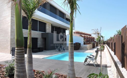 Villa in Pilar de la Horadada, Valencian Community, Spain 1