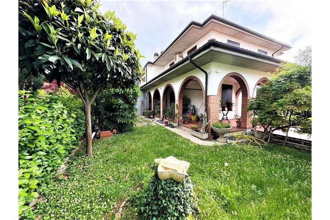 Villa à Castel San Pietro Terme, Émilie-Romagne, Italie 1 - 18753686
